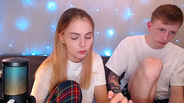 juliaanddima online show from 09/20/25, 10:00