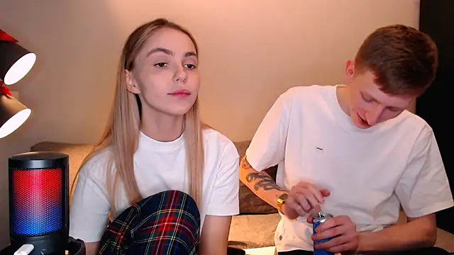 juliaanddima online show from 11/15/25, 09:43