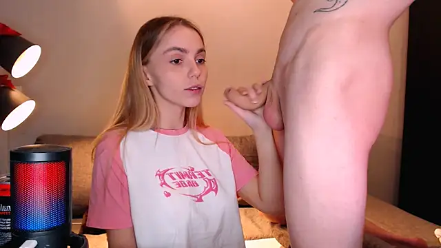 juliaanddima online show from 11/16/25, 10:04