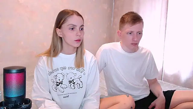 juliaanddima online show from 06/11/26, 07:28