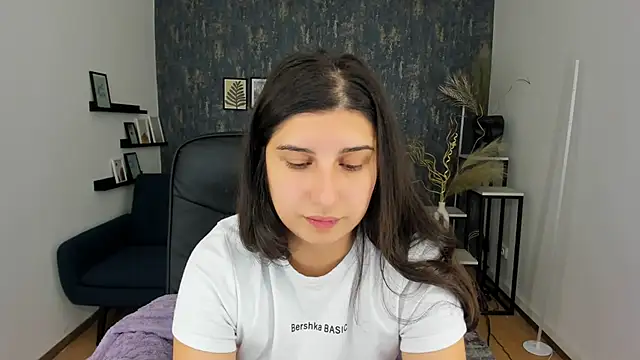 Linda EX online show from 12/02/24, 07:47