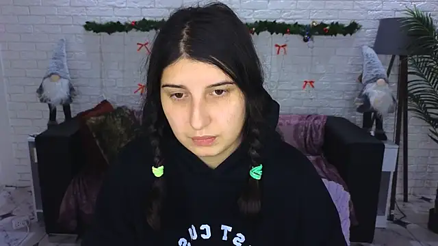 Linda EX online show from 12/14/24, 07:40