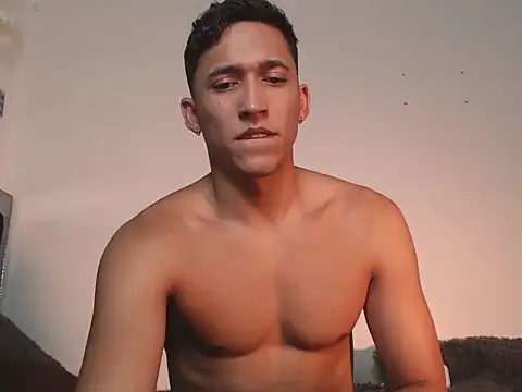 Snapshot of angel_sensual95 chatting on 09/25/25, 02:15 angel sensual95 online show from 09/25/25, 02:15