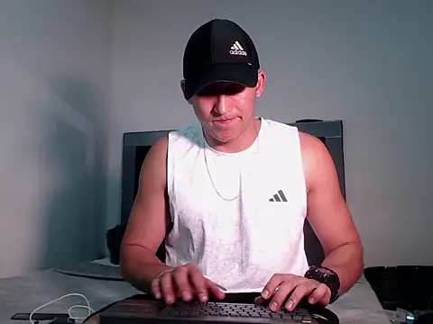 Snapshot of angel_sensual95 chatting on 07/07/26, 05:10 angel sensual95 online show from 07/07/26, 05:10