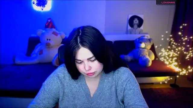 Emily Mo online show from 12/02/24, 06:41