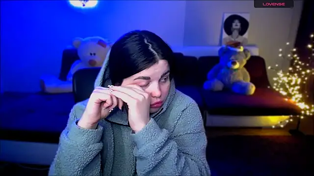 Emily Mo online show from 12/07/24, 01:18