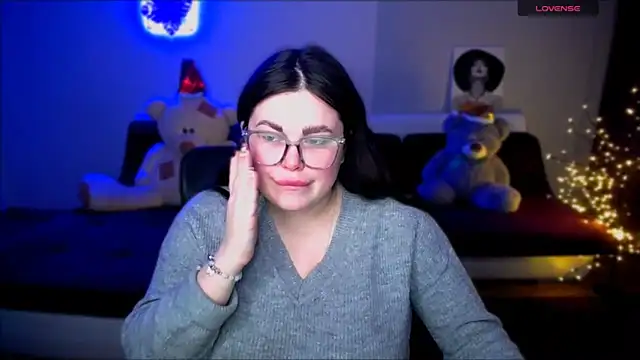 Emily Mo online show from 12/10/24, 06:11