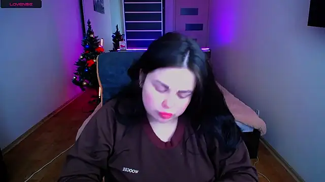 Emily Mo online show from 12/12/24, 06:57