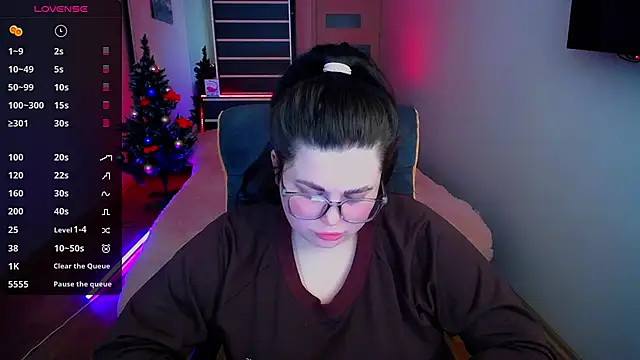 Emily Mo online show from 12/13/24, 09:46