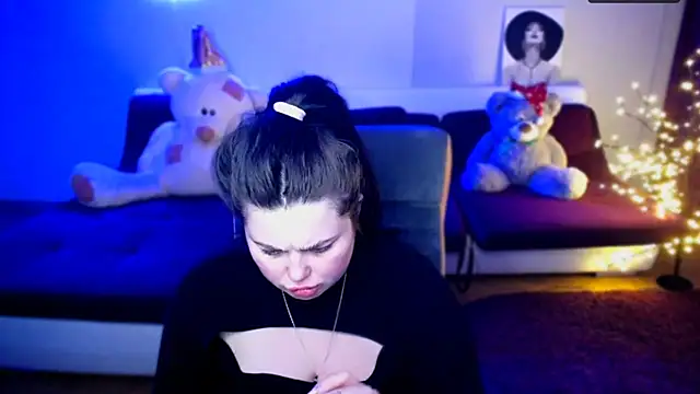 Emily Mo online show from 12/22/24, 01:00