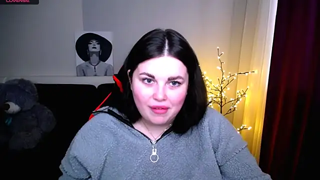 Emily Mo online show from 02/25/25, 12:45