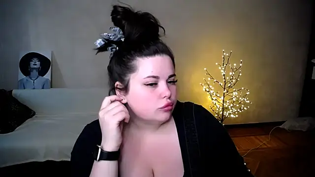 Emily Mo online show from 06/16/26, 05:32