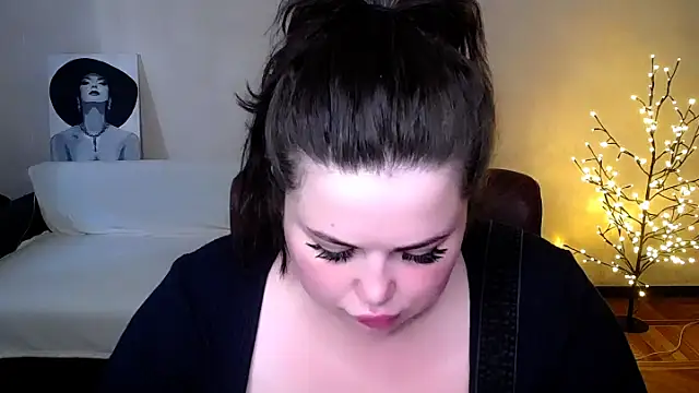 Emily Mo online show from 06/17/26, 05:32