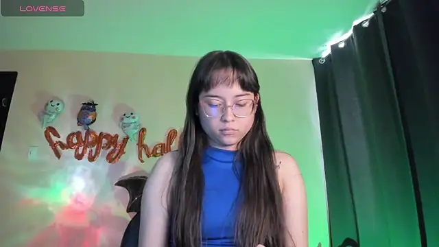 Snapshot of shantalc3rezo chatting on 10/29/25, 07:48 shantalc3rezo online show from 10/29/25, 07:48