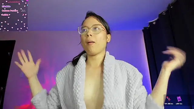 Snapshot of shantalc3rezo chatting on 11/09/25, 10:19 shantalc3rezo online show from 11/09/25, 10:19