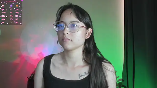 Snapshot of shantalc3rezo chatting on 11/24/25, 08:41 shantalc3rezo online show from 11/24/25, 08:41