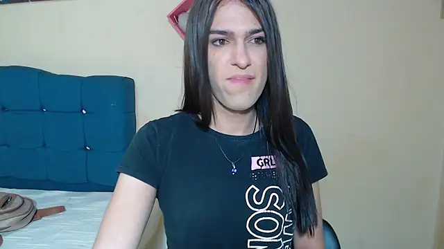 Snapshot of sweet1Girl chatting on 12/14/25, 12:05 sweet1Girl online show from 12/14/25, 12:05