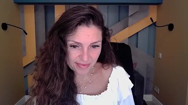 EllaLong online show from 09/15/25, 11:32