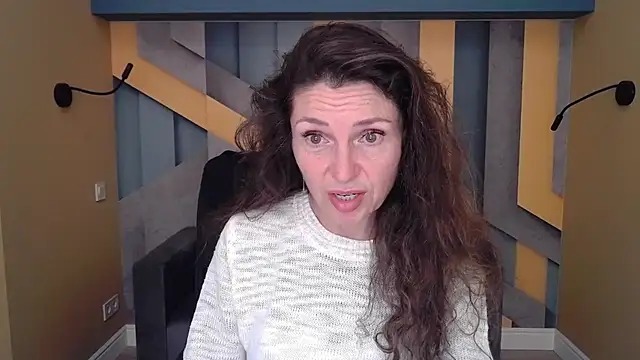 EllaLong online show from 09/28/25, 11:37