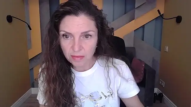 EllaLong online show from 10/11/25, 11:31