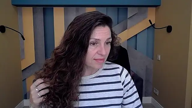 EllaLong online show from 10/30/25, 12:28