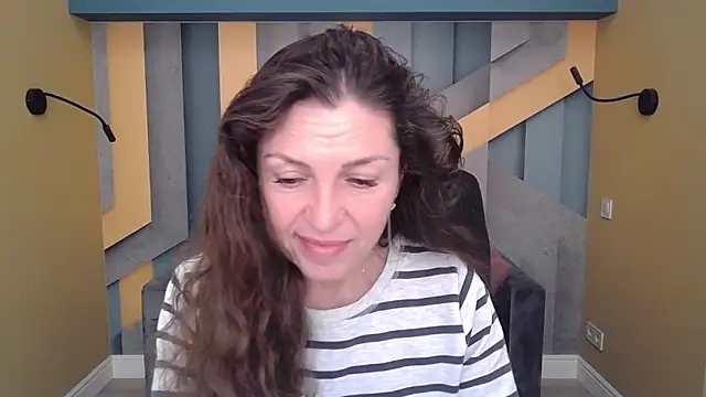 EllaLong online show from 10/31/25, 12:28