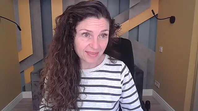 EllaLong online show from 11/02/25, 12:29