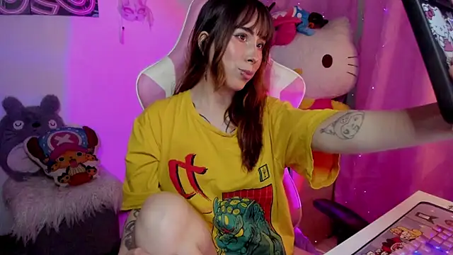 Snapshot of Waifu_Aika chatting on 10/21/25, 08:09 Waifu Aika online show from 10/21/25, 08:09