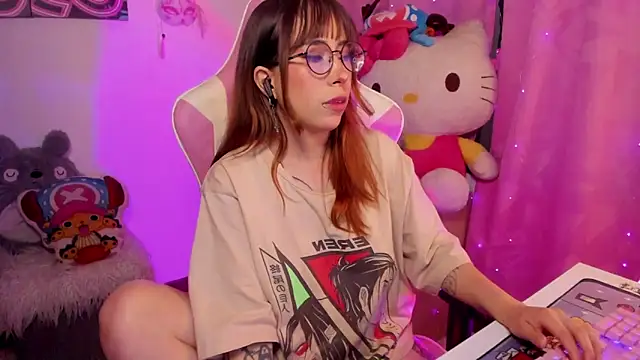 Snapshot of Waifu_Aika chatting on 10/22/25, 08:52 Waifu Aika online show from 10/22/25, 08:52