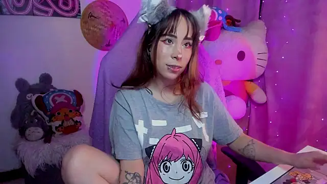 Snapshot of Waifu_Aika chatting on 10/26/25, 10:58 Waifu Aika online show from 10/26/25, 10:58