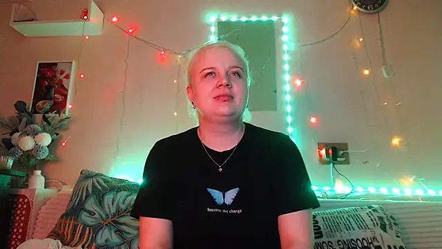 Snapshot of Karolina_love_ chatting on 12/22/24, 05:10 Karolina love  online show from 12/22/24, 05:10