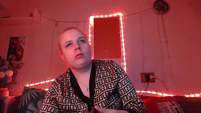 Snapshot of Karolina_love_ chatting on 01/09/25, 11:34 Karolina love  online show from 01/09/25, 11:34