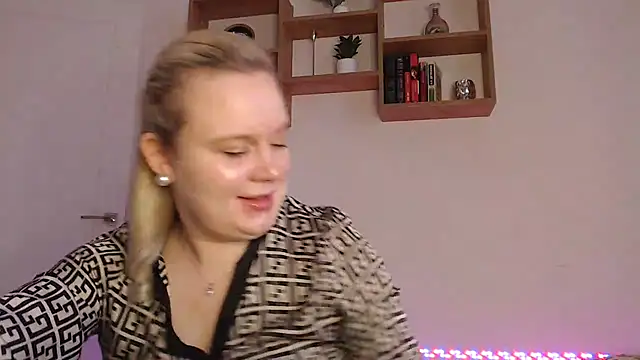 Karolina love  online show from 11/16/25, 11:49