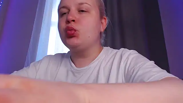 Karolina love  online show from 06/23/26, 03:15