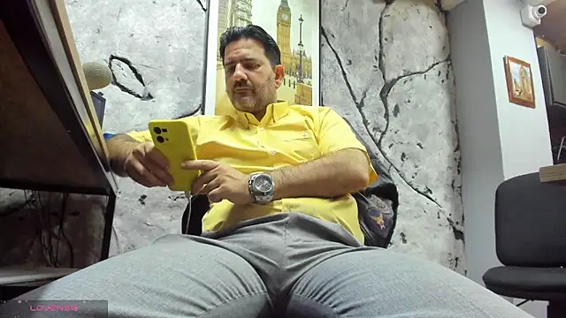 Snapshot of Maxi_TheBigDaddy chatting on 01/16/26, 11:58 Maxi TheBigDaddy online show from 01/16/26, 11:58