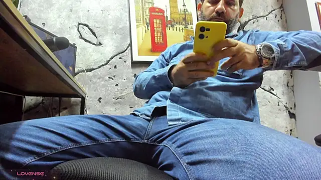 Snapshot of Maxi_TheBigDaddy chatting on 02/05/26, 01:49 Maxi TheBigDaddy online show from 02/05/26, 01:49