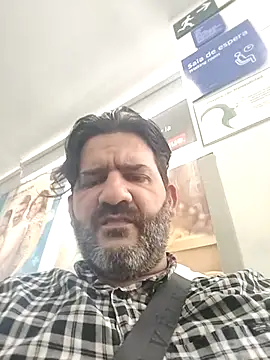 Snapshot of Maxi_TheBigDaddy chatting on 02/06/26, 04:54 Maxi TheBigDaddy online show from 02/06/26, 04:54
