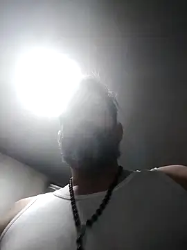 Snapshot of Maxi_TheBigDaddy chatting on 03/20/26, 11:04 Maxi TheBigDaddy online show from 03/20/26, 11:04