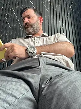 Snapshot of Maxi_TheBigDaddy chatting on 07/07/26, 02:54 Maxi TheBigDaddy online show from 07/07/26, 02:54