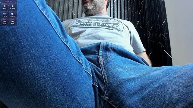 Snapshot of Maxi_TheBigDaddy chatting on 07/28/26, 02:57 Maxi TheBigDaddy online show from 07/28/26, 02:57