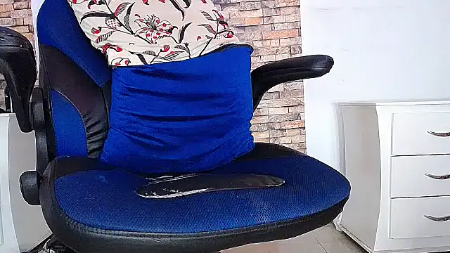 Snapshot of Jhons_velez chatting on 10/29/25, 04:20 Jhons velez online show from 10/29/25, 04:20