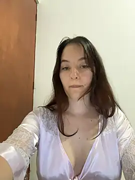 Sarah millerr  online show from 05/18/26, 04:07