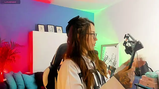 Megan inked online show from 05/06/26, 03:35