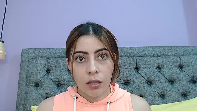 Snapshot of LilaSuni chatting on 09/18/25, 09:17 LilaSuni online show from 09/18/25, 09:17