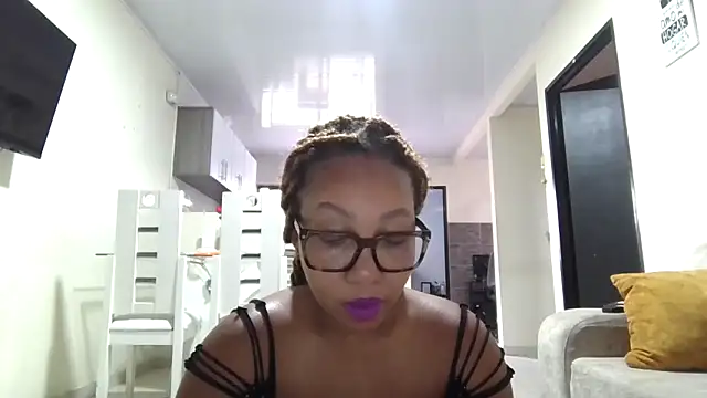 Snapshot of megan-hotxx chatting on 04/08/26, 03:45 megan-hotxx online show from 04/08/26, 03:45