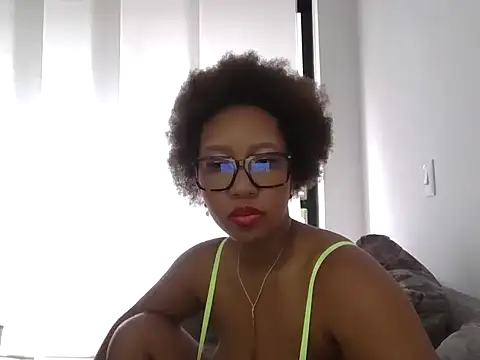 Snapshot of megan-hotxx chatting on 06/13/26, 10:18 megan-hotxx online show from 06/13/26, 10:18
