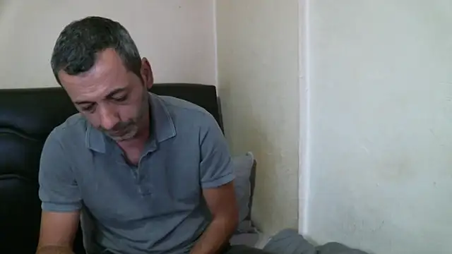 Snapshot of Rator_2 chatting on 10/04/25, 01:53 Rator 2 online show from 10/04/25, 01:53