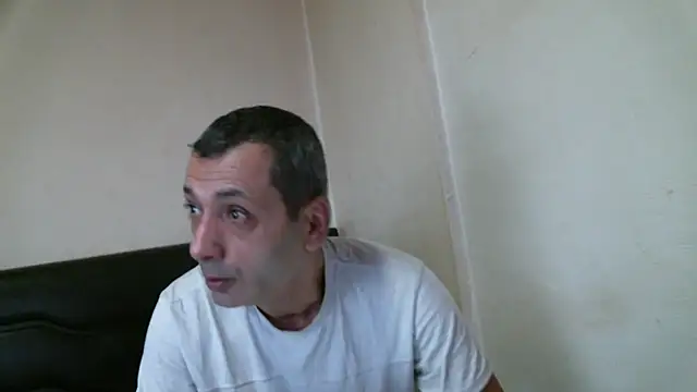 Snapshot of Rator_2 chatting on 12/05/25, 07:21 Rator 2 online show from 12/05/25, 07:21