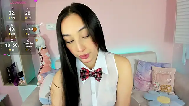 tinysara online show from 12/04/25, 04:38