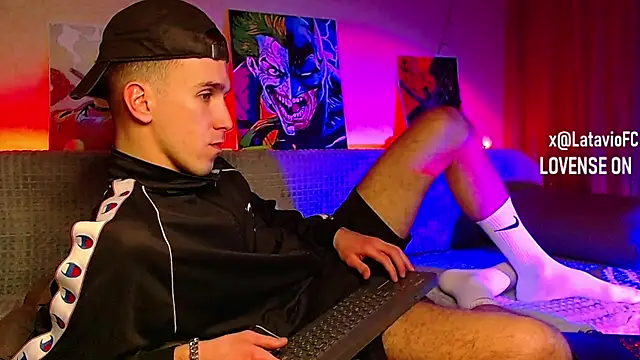 Midnighter  online show from 01/31/25, 01:56